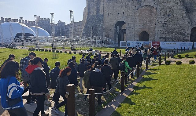 Efsaneleriyle ünlü Yedikule Hisarı'nda rehberli gündüz turları devam ediyor