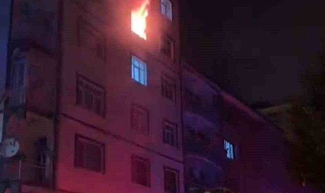 Elazığ&#039;da apartman yangını korkuttu