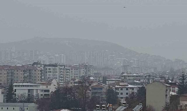 Elazığ'ın yüksek kesimlerinde sis etkili oldu