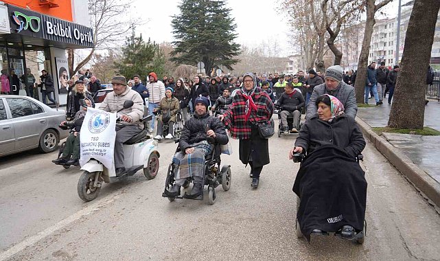 Engelliler Günü'nde farkındalık için yürüdüler