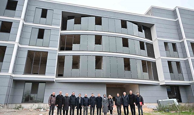 Engelsiz Yaşam Merkezi'nde yol yarılandı