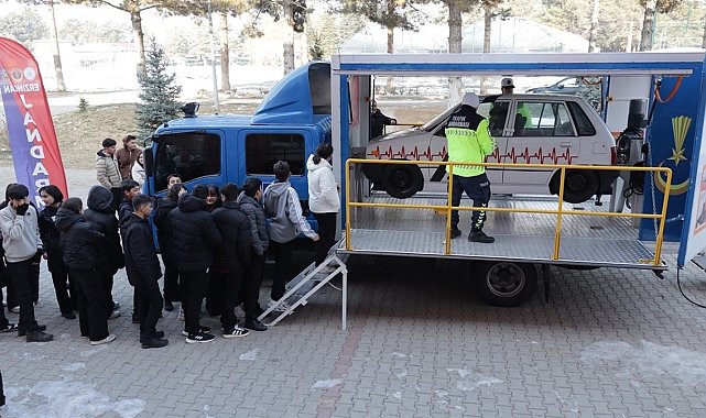 Erzincan'da emniyet kemerinin önemi anlatıldı