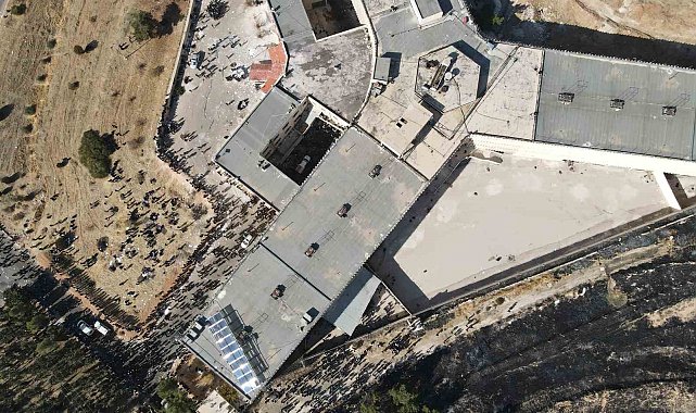 Esad rejiminin "işkence merkezi" Sednaya Hapishanesi'nde arama çalışmaları tamamlandı