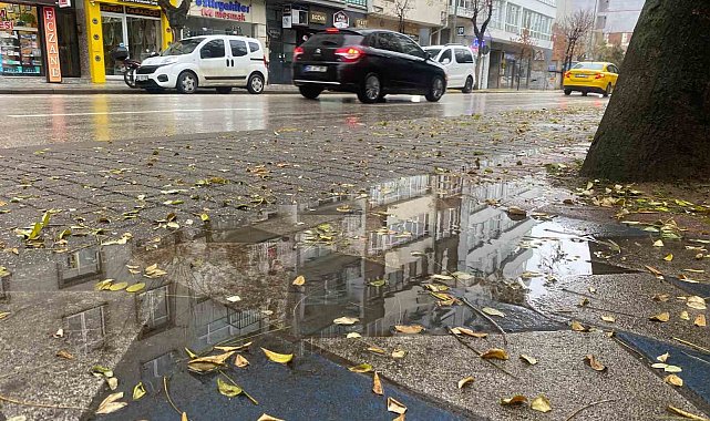 Eskişehir güne yağmurlu başladı