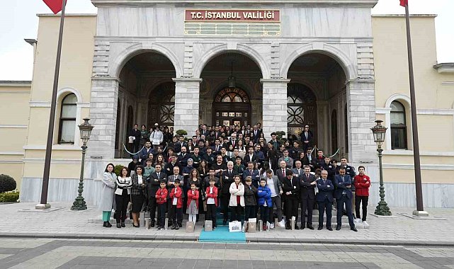 EVA TINY'e İstanbul Valisi Gül'den ödül