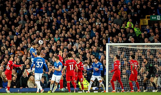 Everton - Liverpool derbisi ertelendi