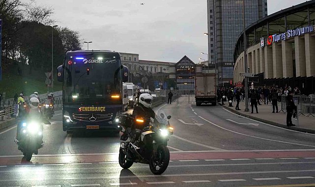 Fenerbahçe, Tüpraş Stadyumu'na ulaştı