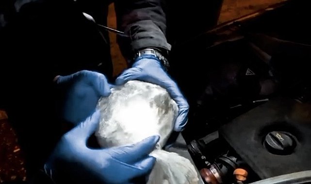 Gelibolu'da aracın motor kısmından uyuşturucu çıktı: 1 şüpheli tutuklandı