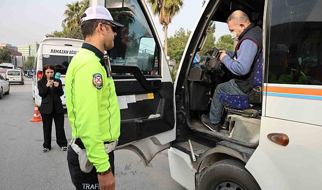 Gereksiz korna çaldığı için ceza kesilen sürücü çileden çıktı: "Bu trafikte korna gerekli ki çalıyoruz"