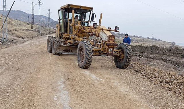 Gölbaşı ilçesinde yollar onarılıyor
