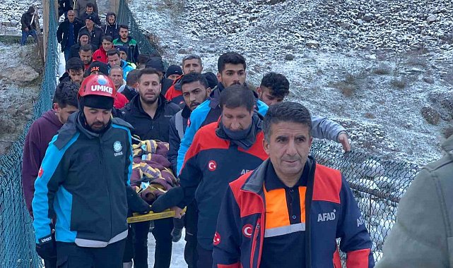 Hakkari'de dağdan düşen genç hayatını kaybetti