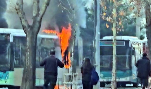 Halk otobüsü alev alev yandı