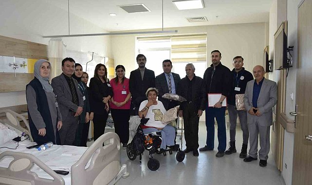 Hastanede tedavi gören engelli bireylere moral oldular