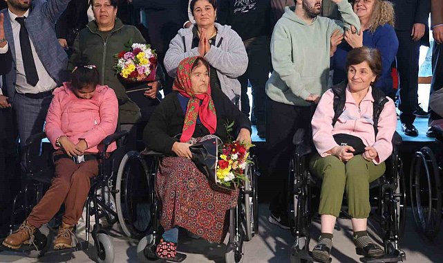Hatay Büyükşehir Belediyesi engelli vatandaşlara araç dağıttı