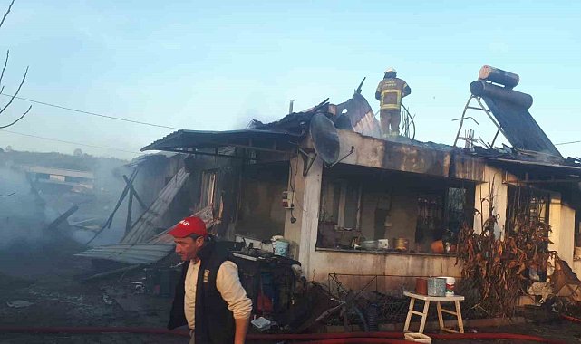 İnegöl'de ev cayır cayır yandı: Ekipler seferber oldu