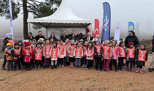 İş Bankası ve TEMA iş birliğiyle Balıkesir'de 35 bin yeni fidan toprakla buluştu