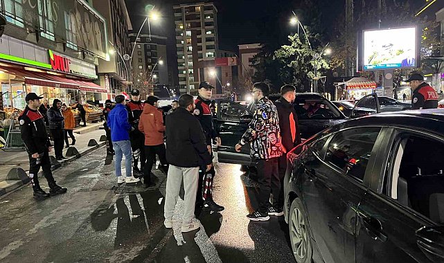 İstanbul Emniyet Müdürü Yıldız, Bağcılar'da asayiş uygulamasına katıldı