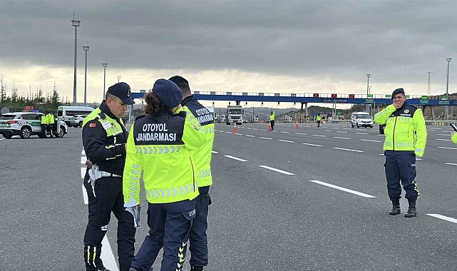 İstanbul'da Jandarma'dan sürücülere kış lastiği ve güvenli sürüş uyarısı