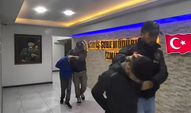 İzmir&#039;de ev kurşunladılar, 3 şüpheliden biri 13 yaşında