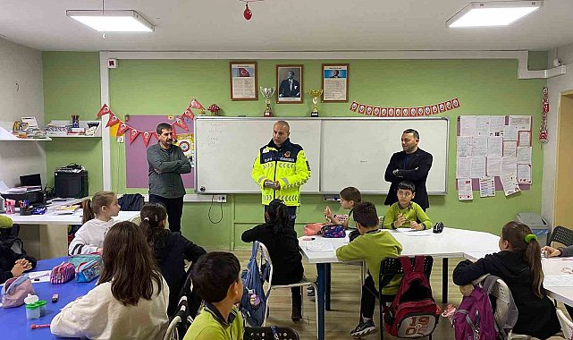Jandarma ekipleri öğrencileri bilgilendirdi