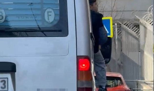 Kağıthane'de küçük çocuğun tehlikeli yolculuğu yürekleri ağızlara getirdi