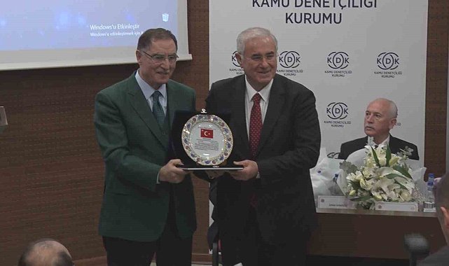 Kamu Başdenetçisi Malkoç, görevini Akarca'ya devretti