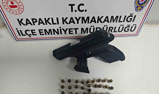 Kapaklı'da polis ekipleri ruhsatsız tabanca ele geçirdi