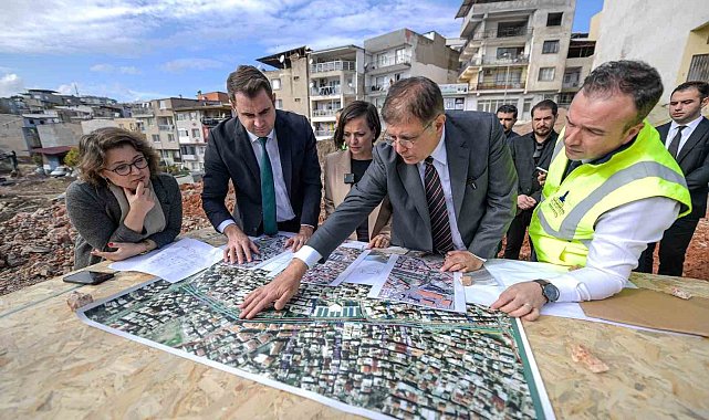Karabağlar Dostluk Bulvarı'nda bağlantı yolu çalışmaları başladı
