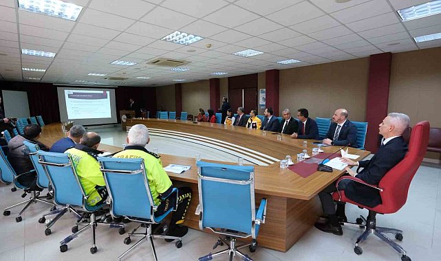 Karaman'da "Fermuar sistemi ile yaşama yol ver" kampanyası tanıtıldı