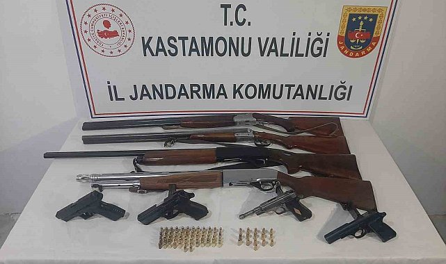 Kastamonu'da yasadışı yollarla temin edilen çok sayıda silah ele geçirildi
