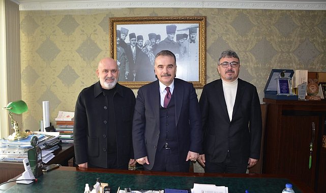 Kaymakam Odabaş'tan, eğitime destek sunan hayırseverlere plaket