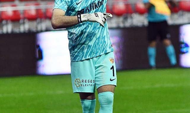 Kayserisporlu Onurcan Piri: "Gurur duyulacak bir oyun oynadık"