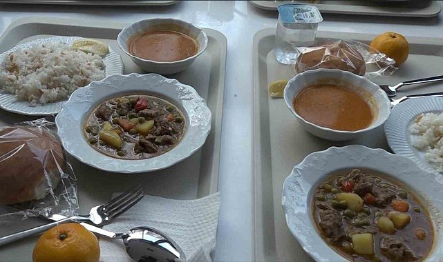 Kent Lokantasında 4 kap yemek 70 liradan satılırken, ilk günlerde yoğun ilgi oldu