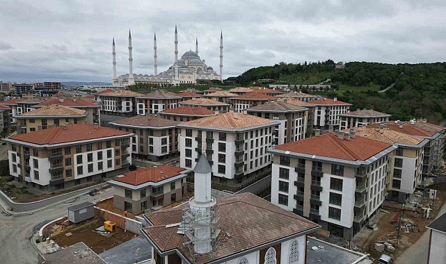 Kirazlıtepe'deki kentsel dönüşümde hak sahiplerine konut teslimatı devam ediyor