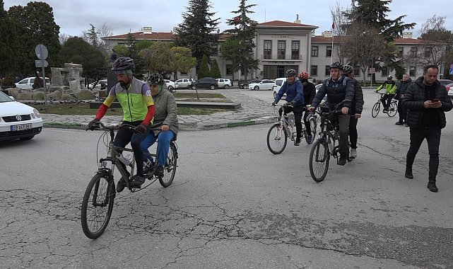 Kırklareli'nde 3 Aralık Dünya Engelliler Gününde farkındalık için pedala bastılar