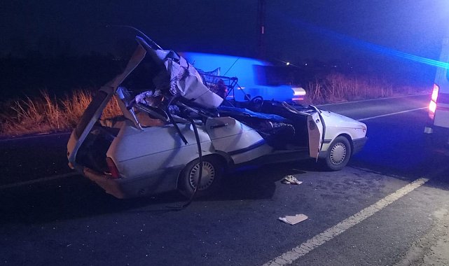 Kırklareli'nde tıra arkadan çarpan otomobilde 1 kişi hayatını kaybetti