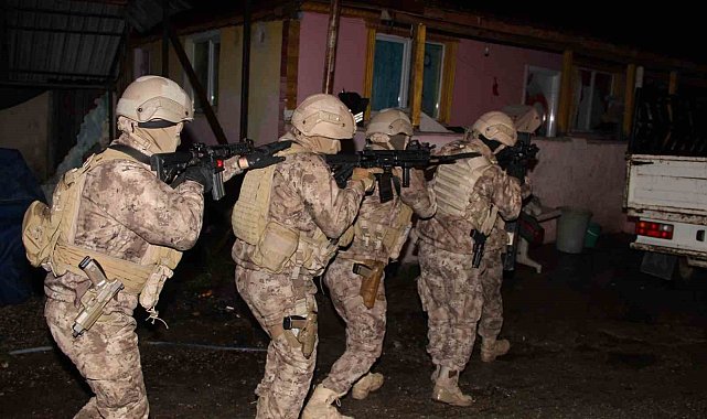 Kocaeli'de 16 ayrı adreste silah kaçakçılarına baskın