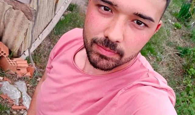 Kontrolden çıkan otomobil ağaca çarptıktan sonra şarampole devrildi; 1 ölü 3 yaralı