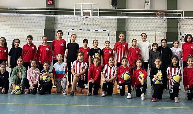 Körfez'de voleybol ve basketbol okullarına ilgi büyük