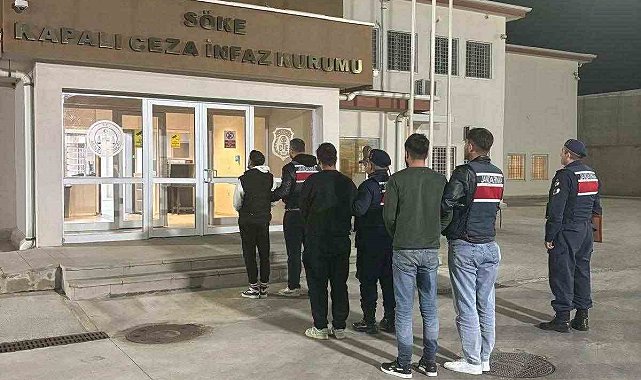 Kuşadası'nda 23 düzensiz göçmen ve 3 organizatör yakalandı