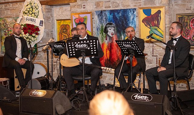 Kuşadası'nda 'türkü' dolu gece