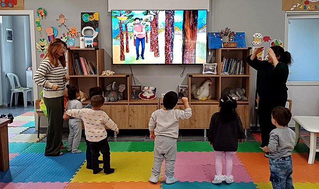 Kuşadası'ndaki çocuklar için dinazor atölyesi düzenlendi