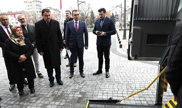 Kütahya'da engelli sporcularına özel araç