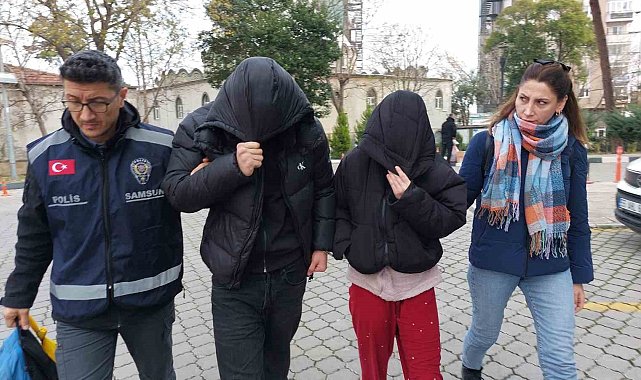 Mağazadan giyim eşyası çaldılar