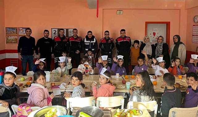 Mardin'de Yerli Malı Haftası'nda çocuklara Togg sürprizi