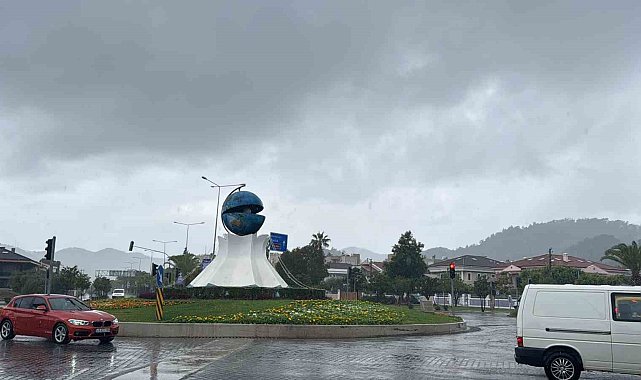 Marmaris'te sağanak yağışlar devam ediyor