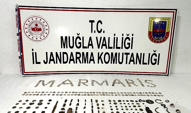 Marmaris'te tarihi eser kaçakçıları jandarmaya yakalandı