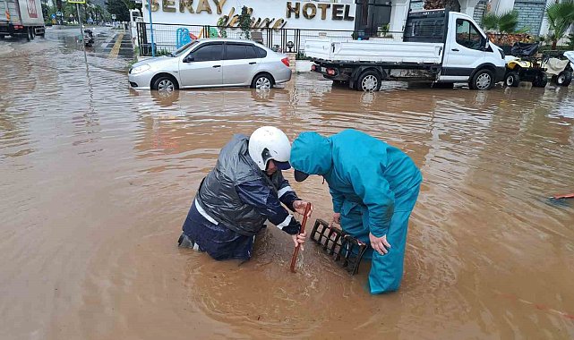 Marmaris'te yağmur mesaisi