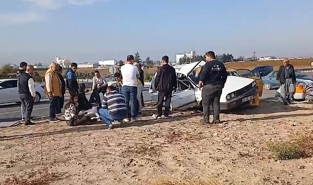 Mersin'de 2 otomobilin çarpıştığı kazada 6 kişi yaralandı