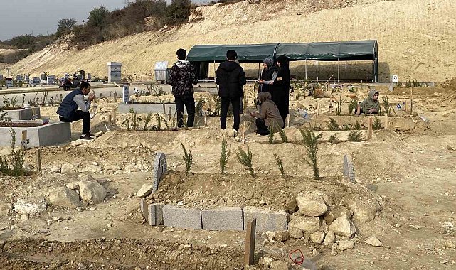 Mersin'de babasının öldürdüğü çocuk toprağa verildi